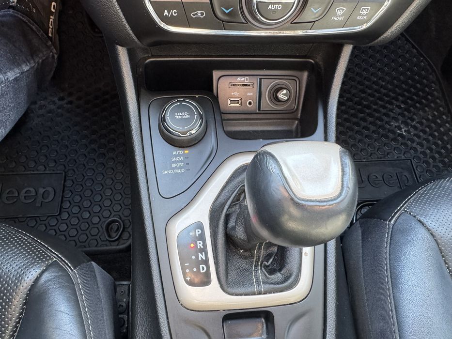 Jeep Cherokee 2.2 d 4*4 з Швейцарії