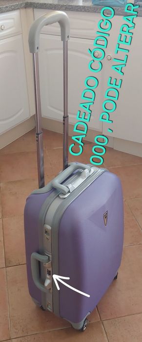 MALA DE VIAGEM DE CABINE COM 4 RODAS  E CÓDIGO. Casa Arrumação Férias Quarto.