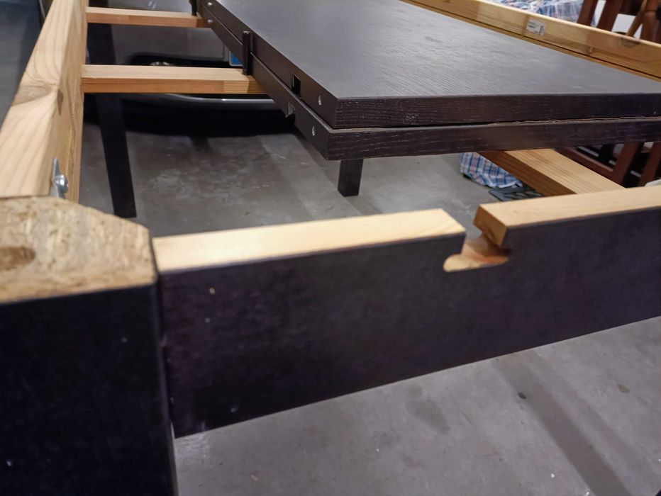 Mesa para 4 a 8 pessoas