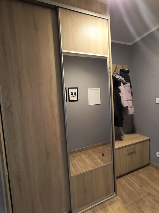 Sprzedam szafę do przedpokoju