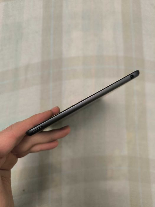 Планшет Apple iPad mini 5 7.9" на 256 гб