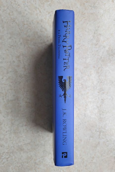 Conjunto Livro Harry Potter e a Pedra Filosofal + Selos de Coleção