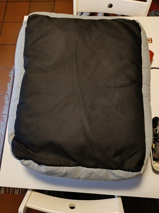 Cama para cão como nova.