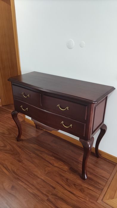 Consola clássica elegante 100% madeira cerejeira