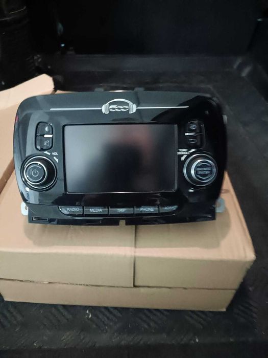 Radio samochodowe z nawigacją Fiat 500