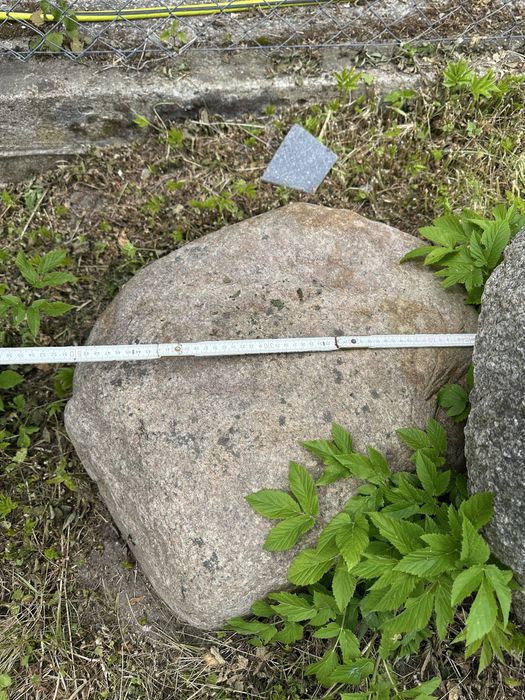 Oddam kamień polny