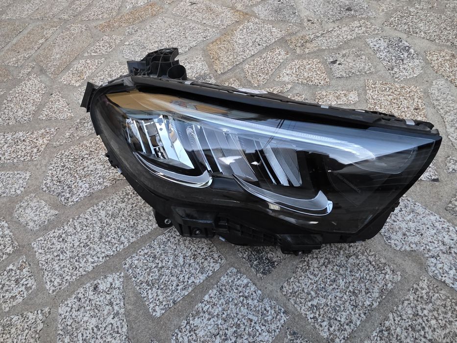 Optica Mercedes classe w214 de 2024 lede