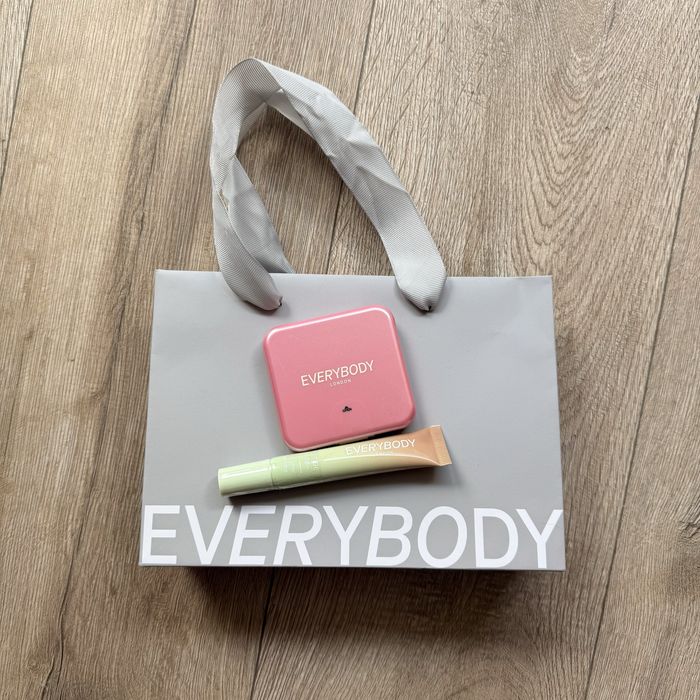Everybody london zestaw make up roz blyszczyk nowe torebka