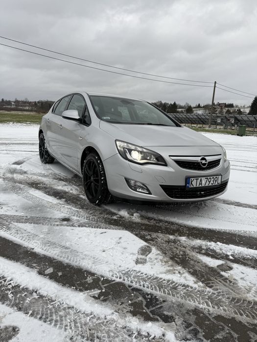 Opel astra  J 2.0 CDTI 165km