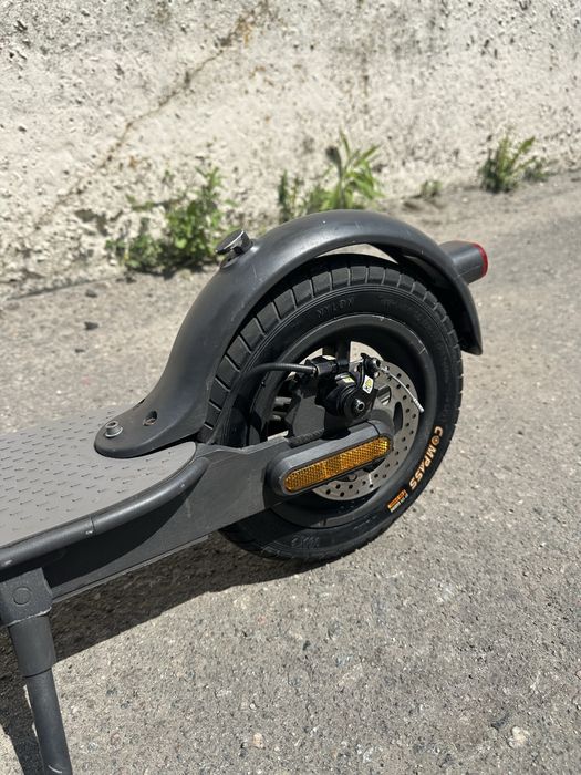 Xiaomi Mi Electric Scooter