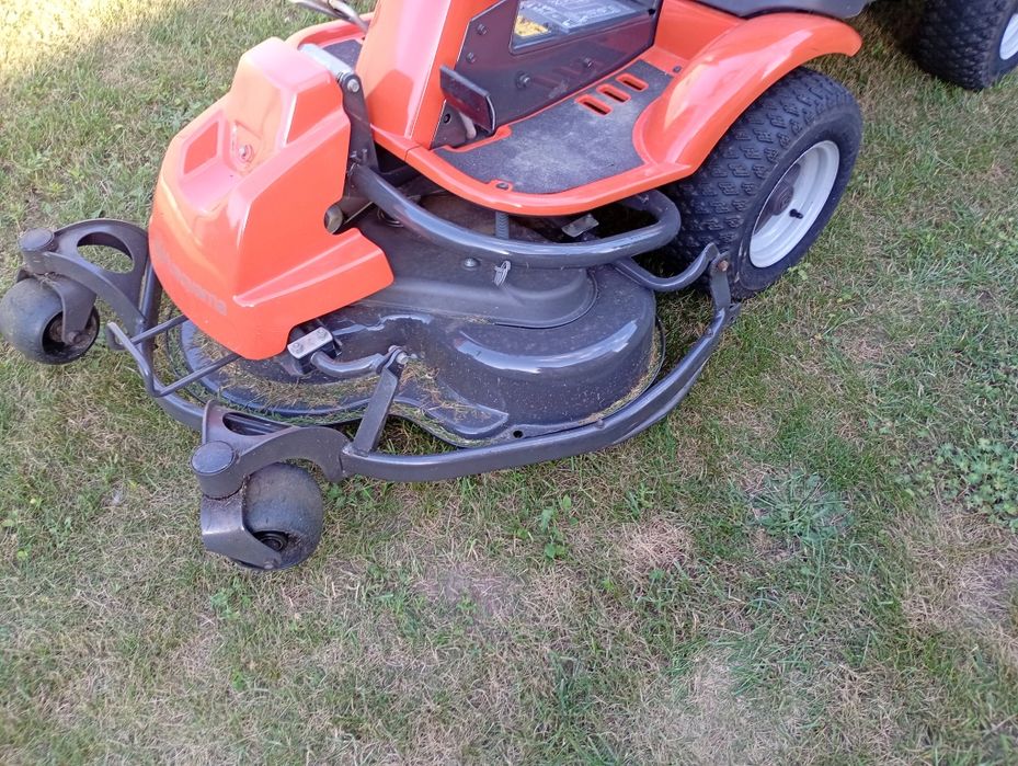 Kosiarka traktorek Husqvarna Rider R 15 V 2 AWD