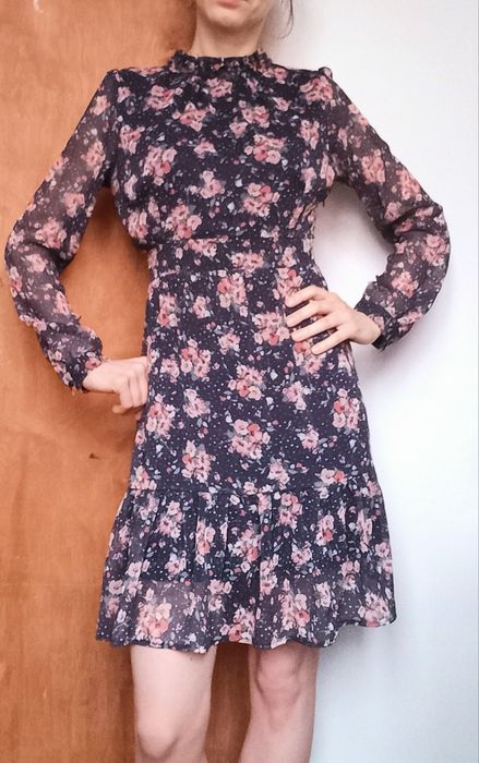 Lekka sukienka w kwiaty orsay