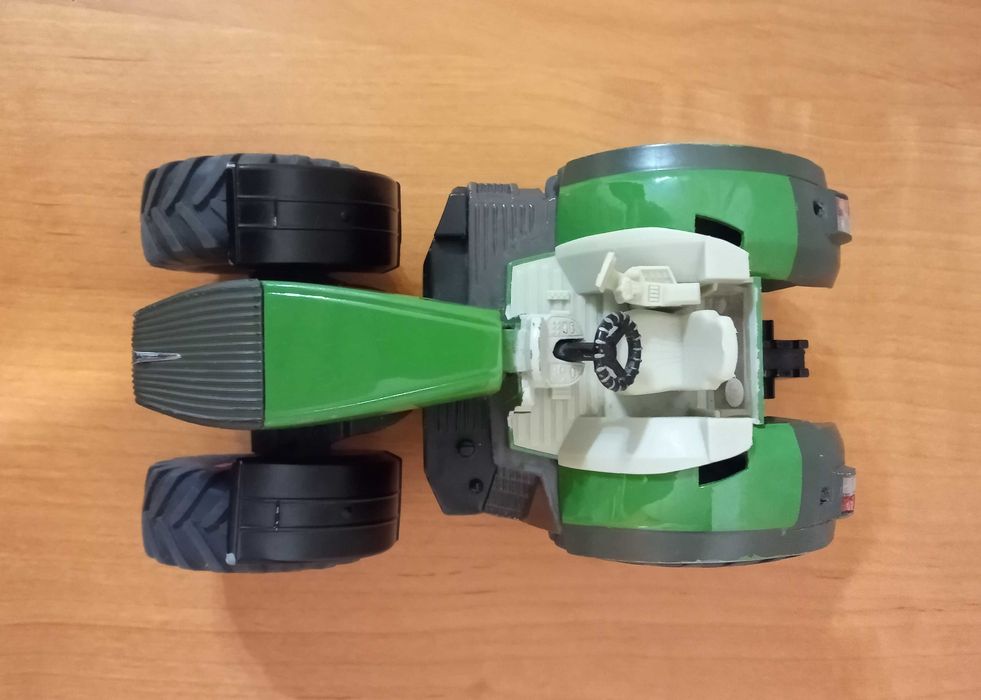 Трактор Fendt 939 Vario / Siku