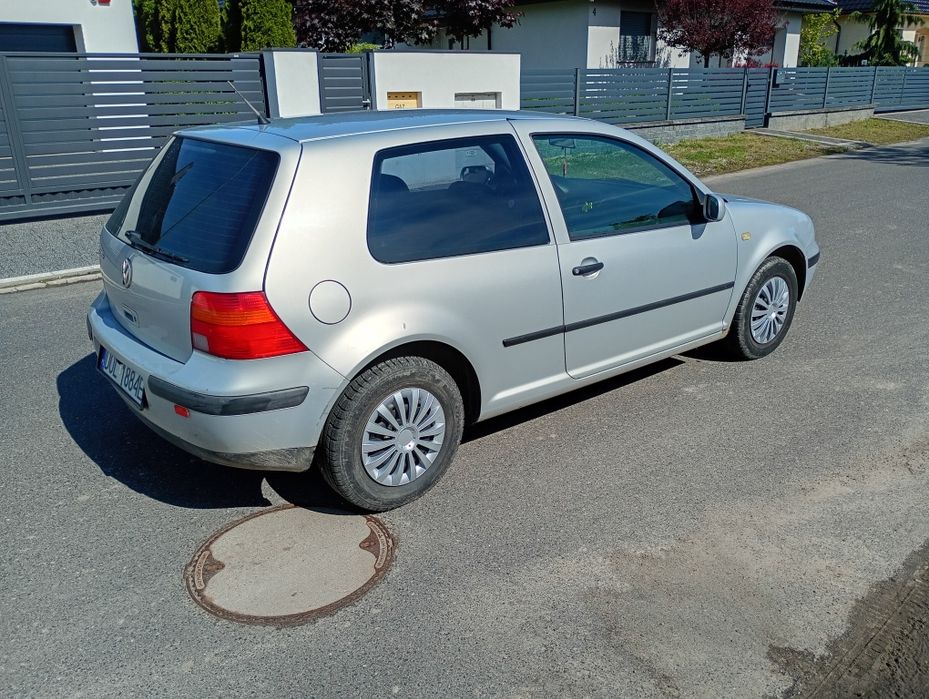 Volkswagen Golf*1,4 -16 V* sprawny
