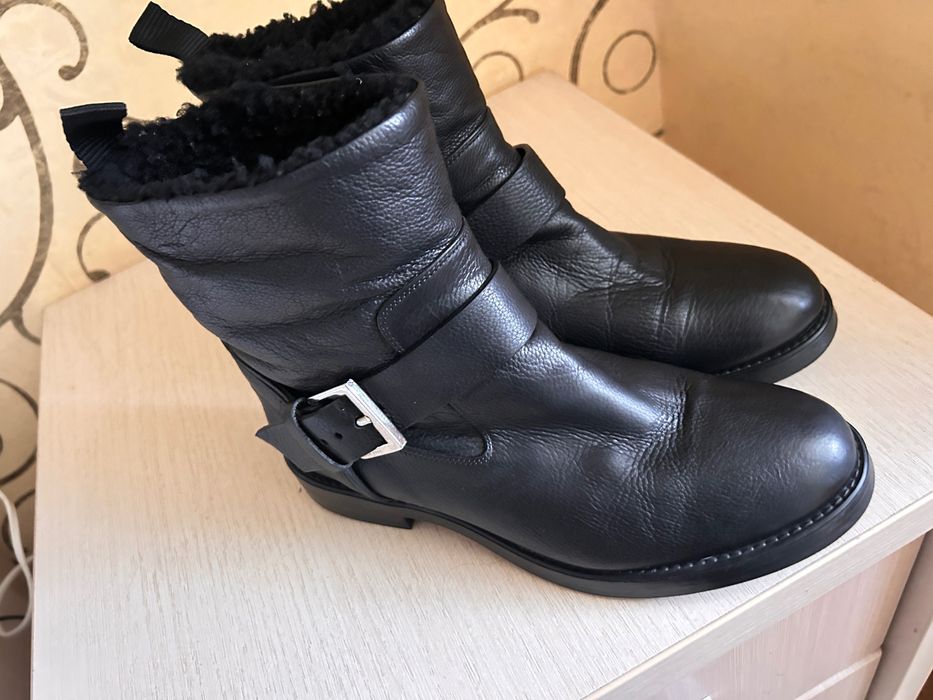 Знижка! HUGO BOSS Lia жіночі чоботи на натуральному хутрі