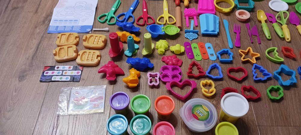 Play Doh - mega zestaw mega ciastoliny - ponad 100 elementów + gratisy