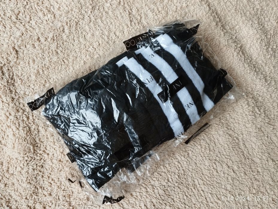 Zakolanówki damskie czarne w białe paski, pończochy skarpety