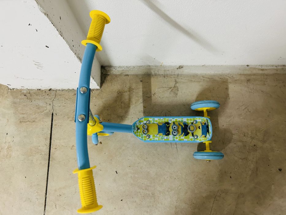 Trotinete Minions usda mas em muito bom estado, pouco uso64298711345283121