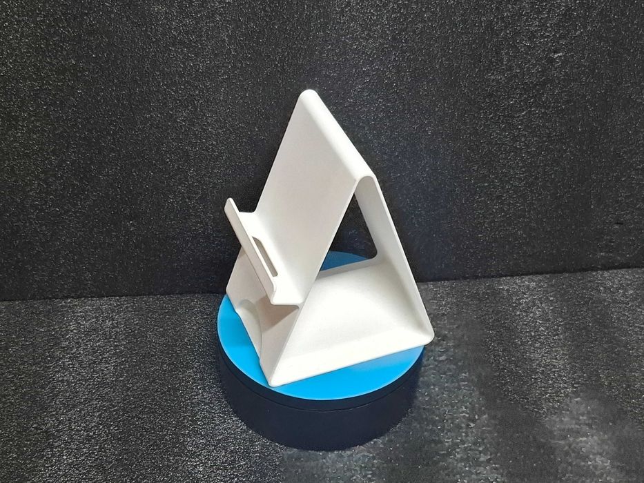 Suporte para telemóvel com furo para carregador