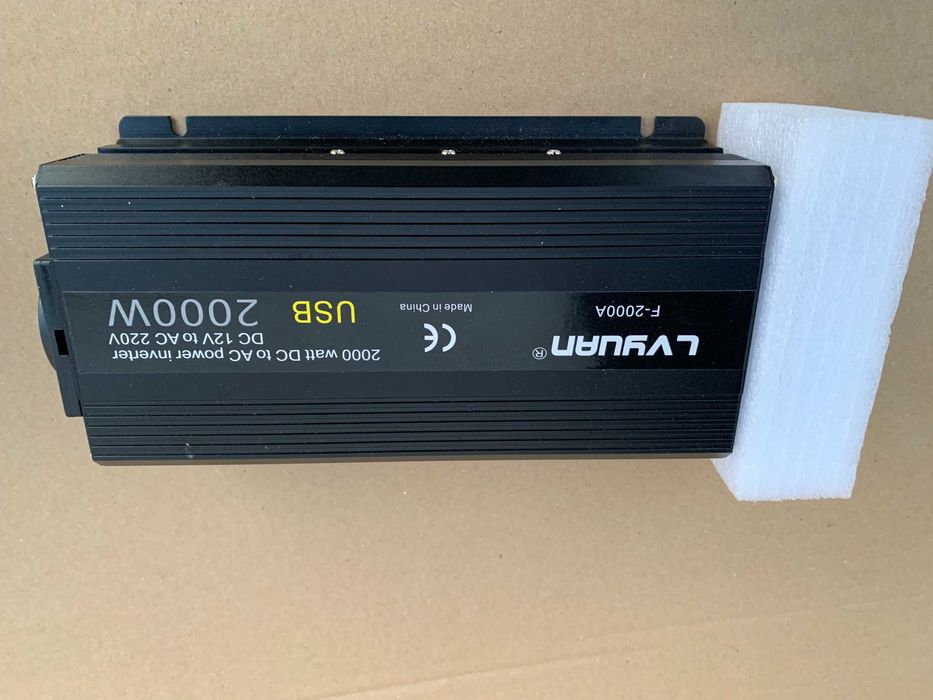 Інвертор  Перетворювач 12V-220 " 2000W"   (в наявності )