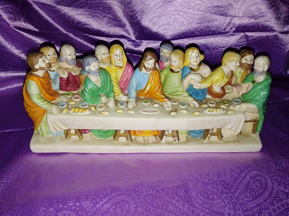 Ceia de cerâmica. Louças...