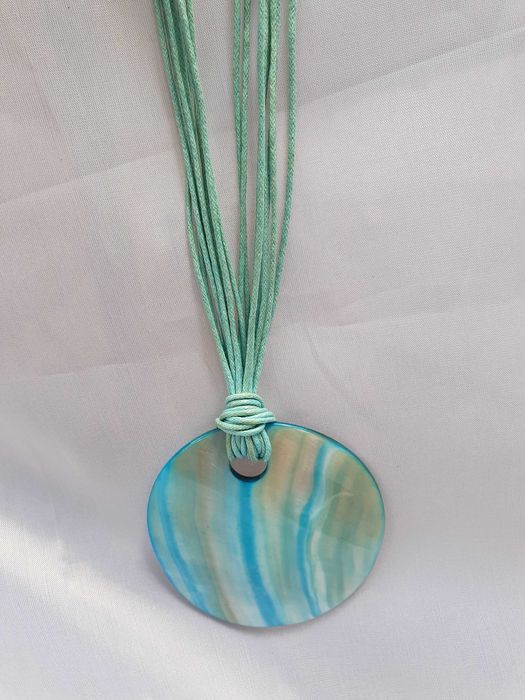 Подвеска с перламутром