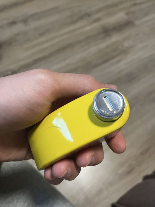 Замок для мотоцикла з сигналізацією