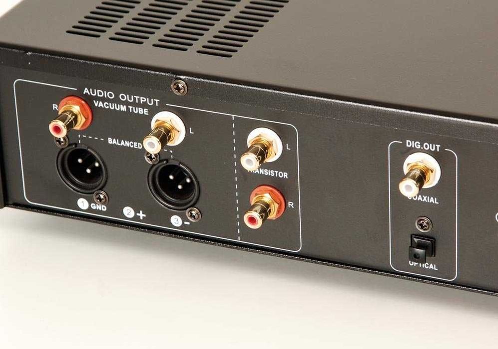 TwinSound CD-200T (XLR, lampy 3 x 6922)