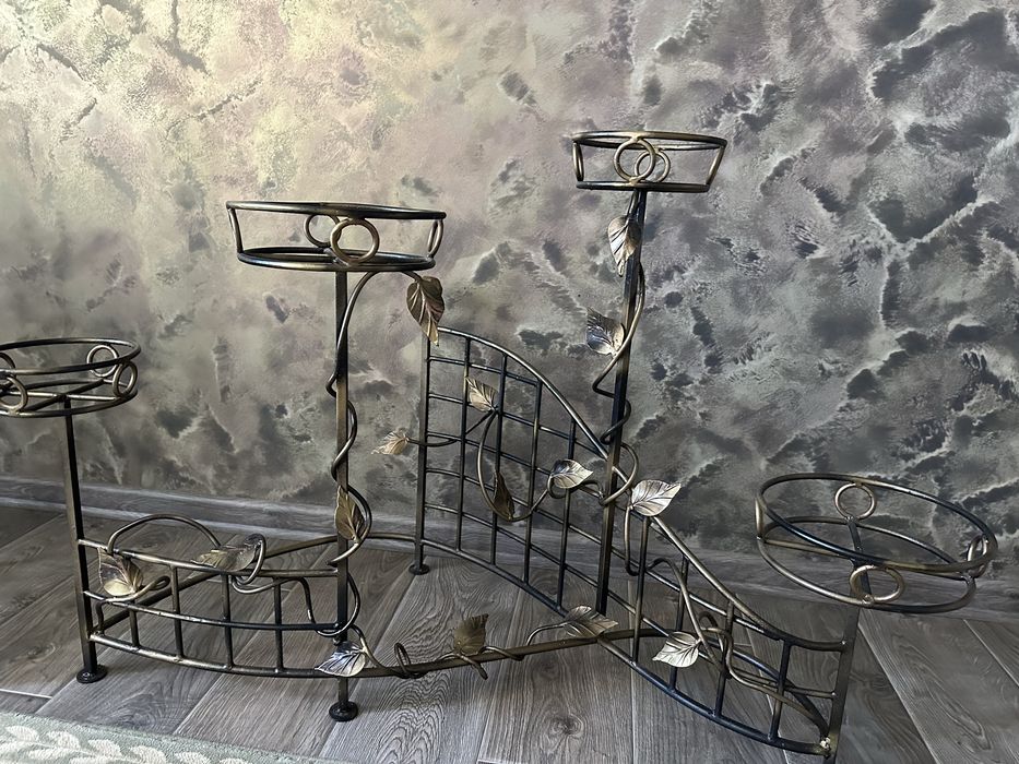 Кована підставка для вазонів 2 шт