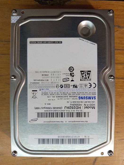 Жорсткі диски 250-320 Gb, оперативна пам'ять DDR 3, мережеві карти