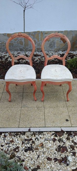Dwa krzesła antyk