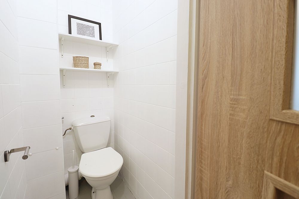 Jednoosobowy pokój obok uczelni WIZJA i CH Arkadia – ul. Stawki 19 ENG