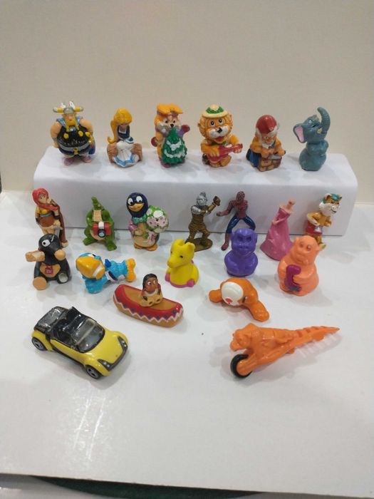 Figurki Kinder Niespodzianka 22szt
