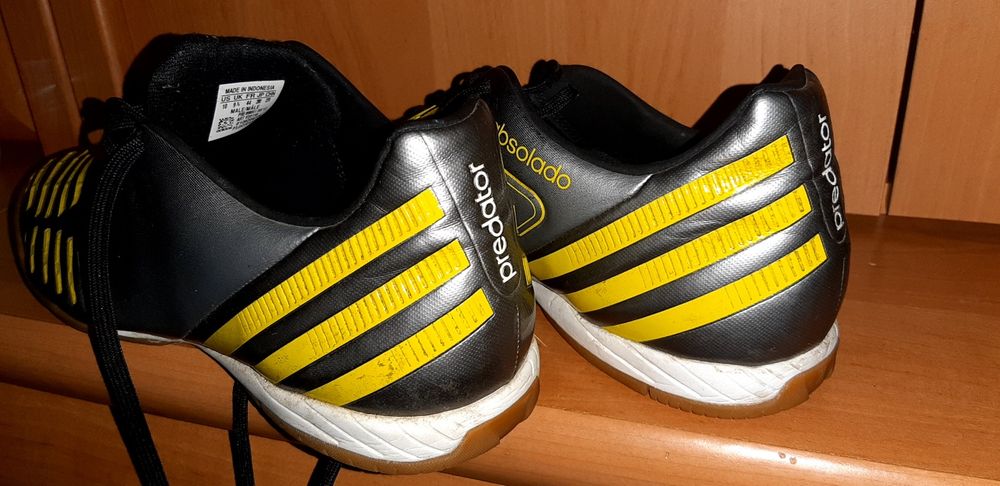 ADIDAS  Predator buty halowe