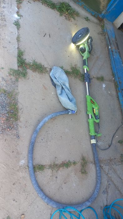 Оренда шліф машинки для стін "Жираф"