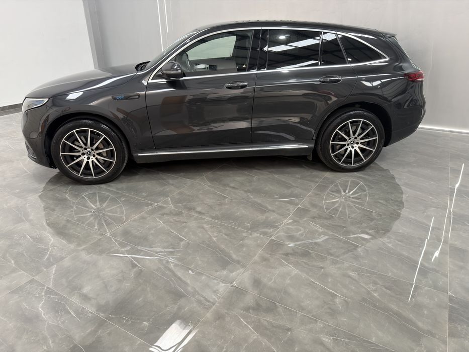 Mercedes-Benz EQC 400 4MATIC AMG line  SOH 92,5 PNEUS NOVOS