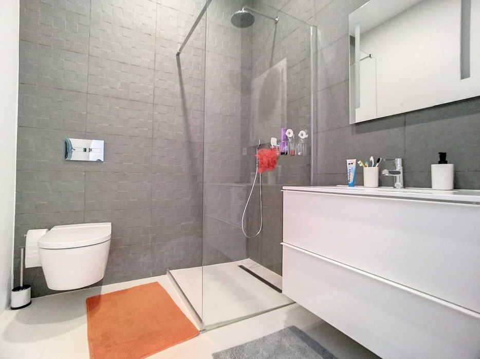 Moradia T5 contemporânea