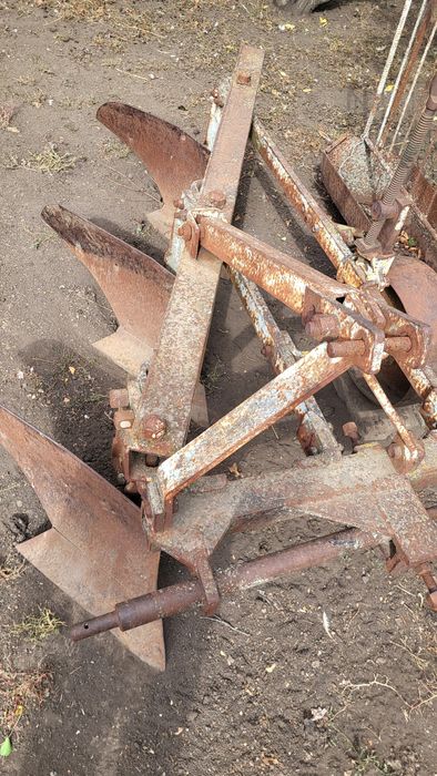 Плуг  трьохкорпусний ПЛН 3-35