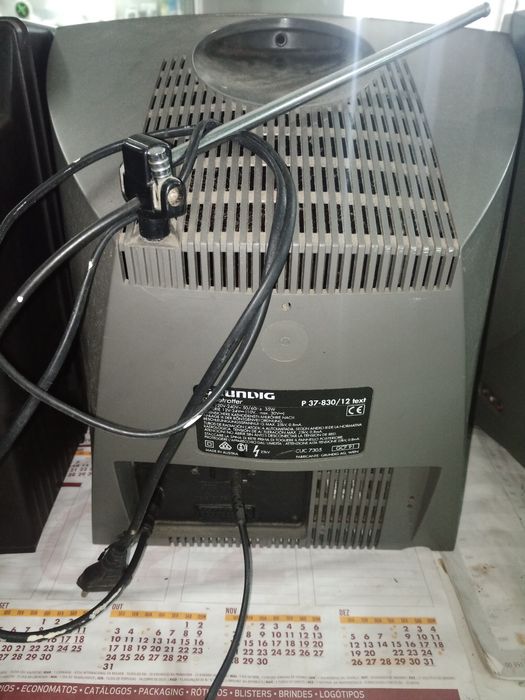 TV Grundig  P37-830
