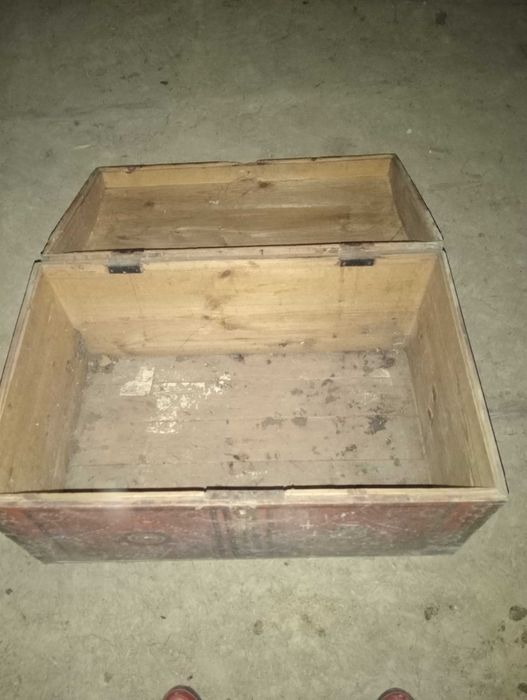 продам стровинний сундук з малюнками розпис по місту дешево