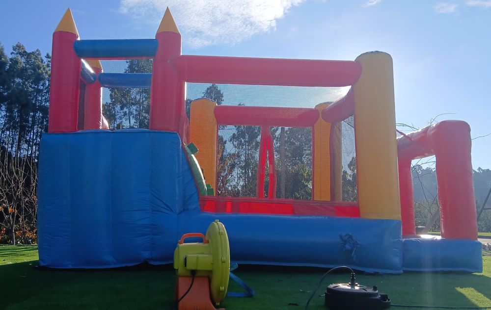 Castelo insuflavel - pvc