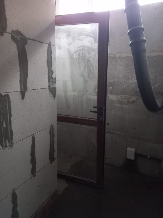 Пластиковые двери