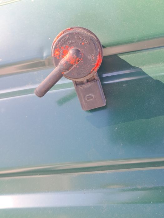 Клапан адсорбера.