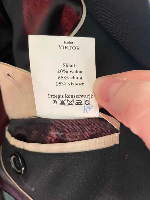 czarny garnitur polskiej produkcji
