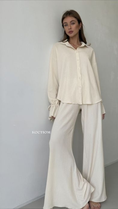 Домашній костюм, легкий бежевий костюм