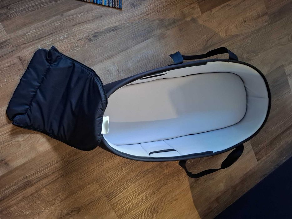 Thule Shine bassinet
gondola czarny