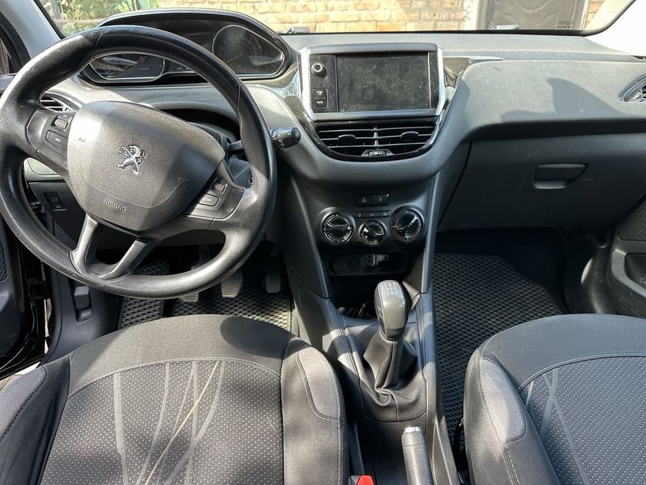 2013 Peugeot 208