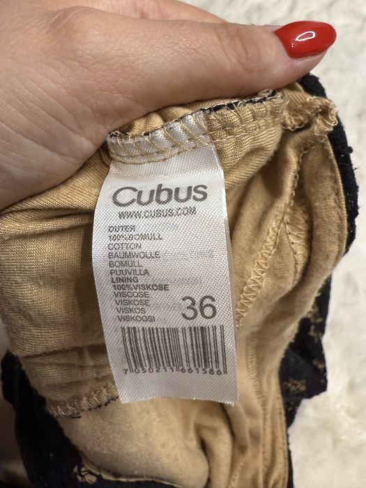 Spódnica czarno beżowa spódniczka z koronkowymi kwiatkami