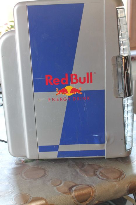 Lodówka elta Red Bull
