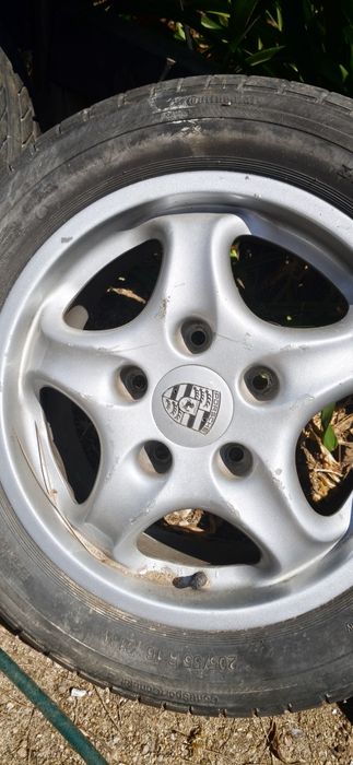 Jantes Porsche Originais 16" + 4 Pneus Continental – 850 € (negociável)